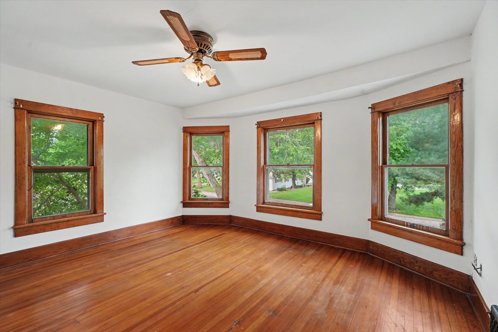 106 S Pine Street Property Photo 35