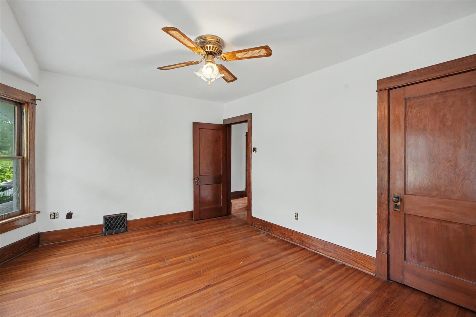 106 S Pine Street Property Photo 37