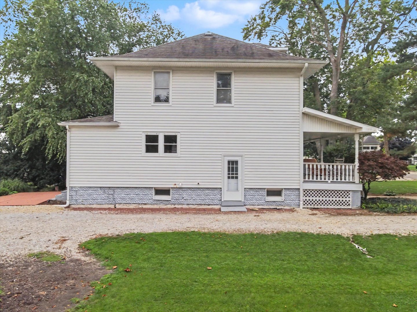 106 S Pine Street Property Photo 44