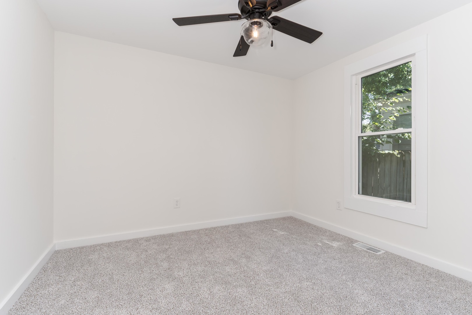 529 E Timber Street Property Photo 24