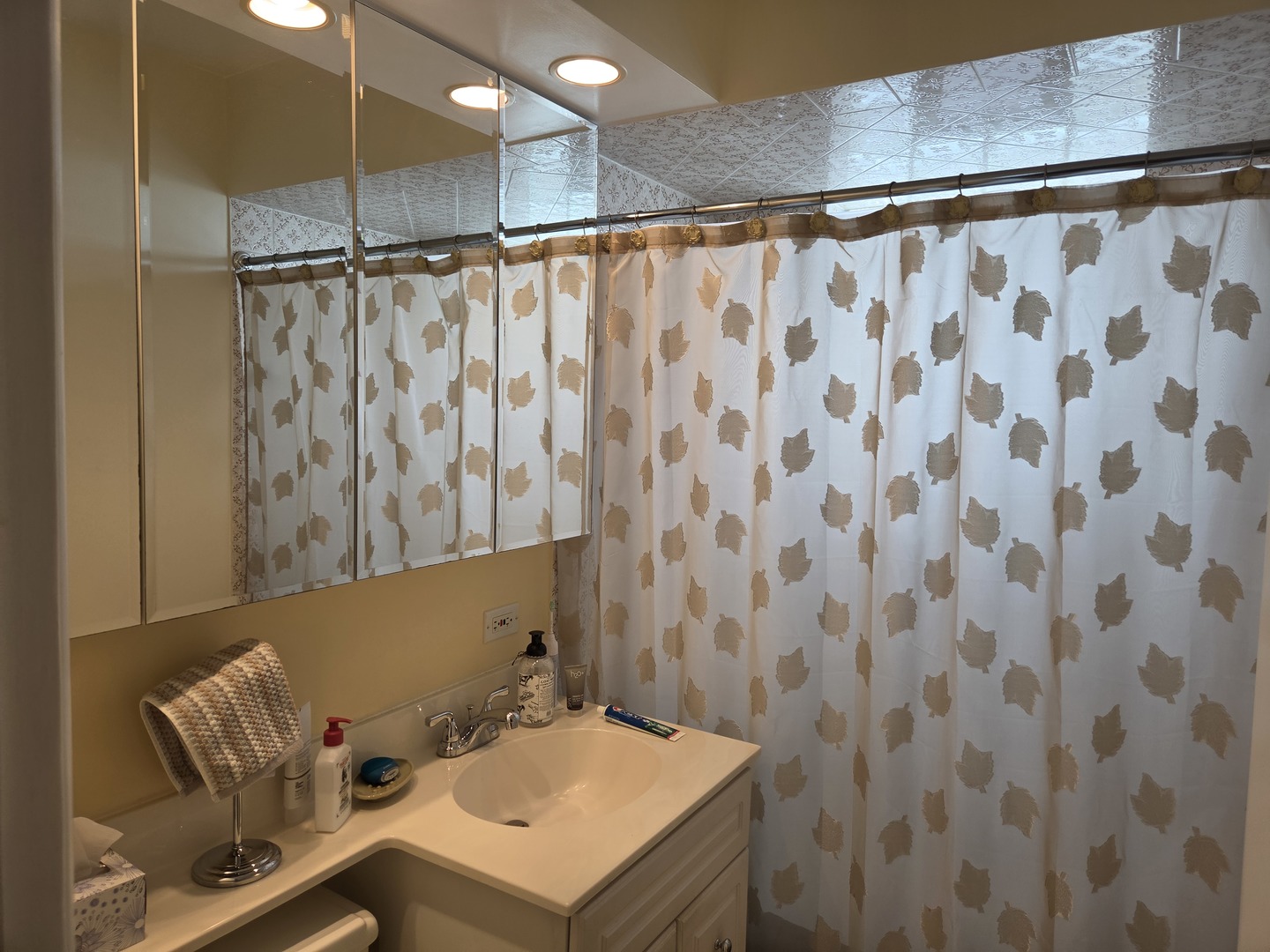 4747 S Leclaire Avenue Property Photo 13