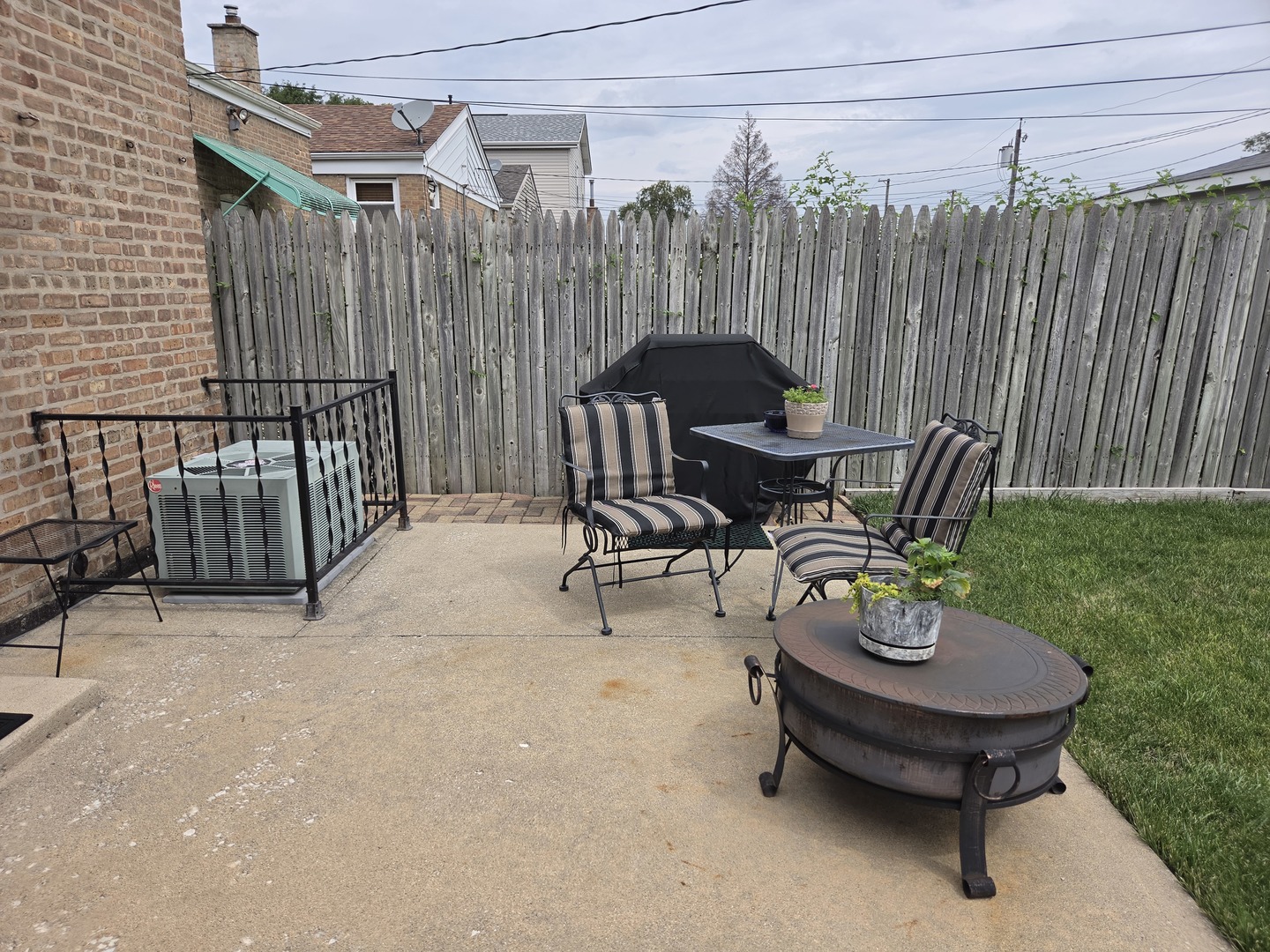 4747 S Leclaire Avenue Property Photo 21