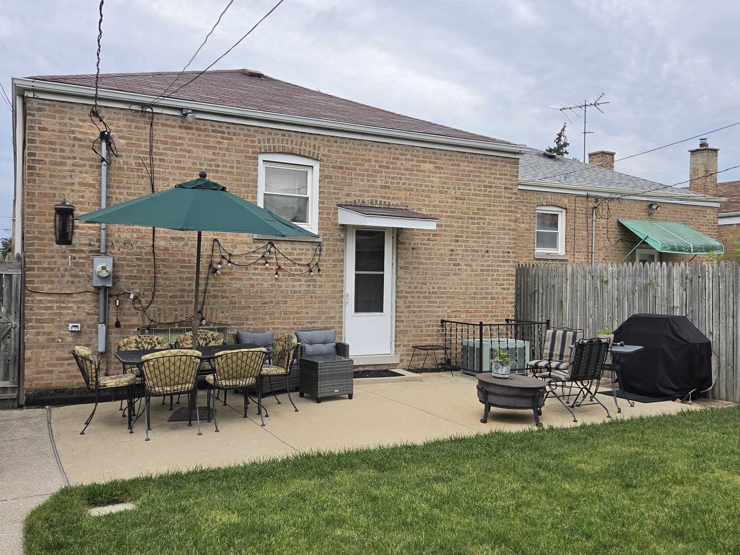 4747 S Leclaire Avenue Property Photo 22