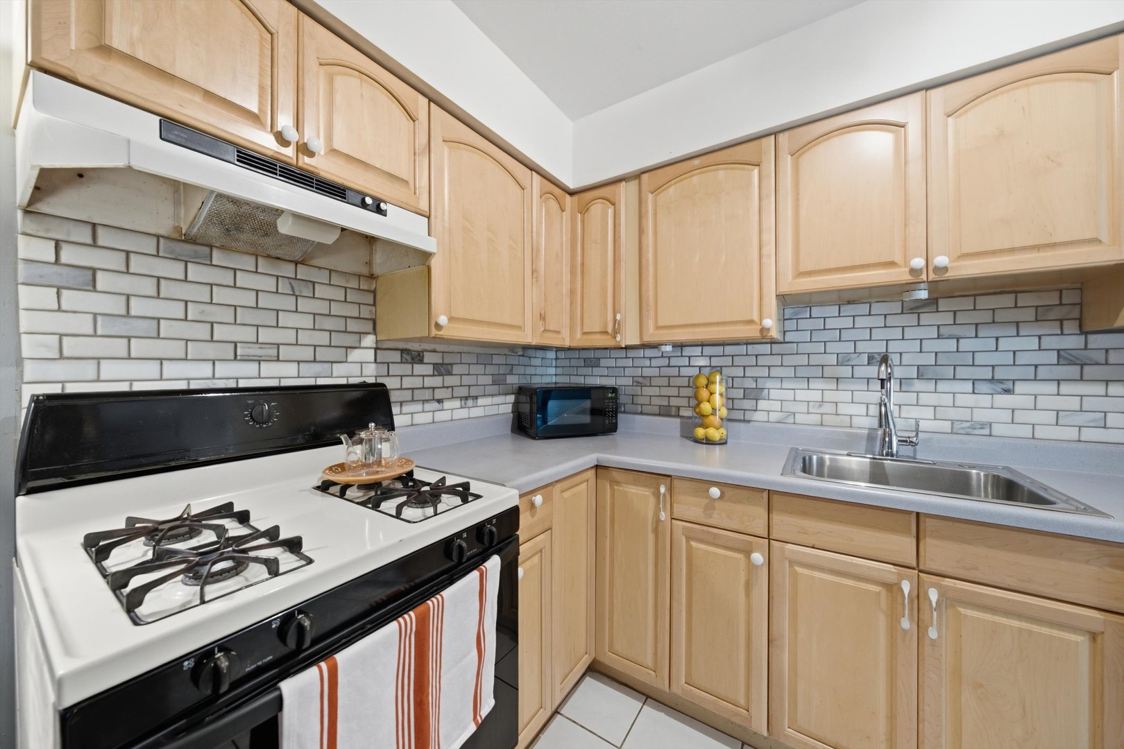 4827 W 109th Street 101 Property Photo 10