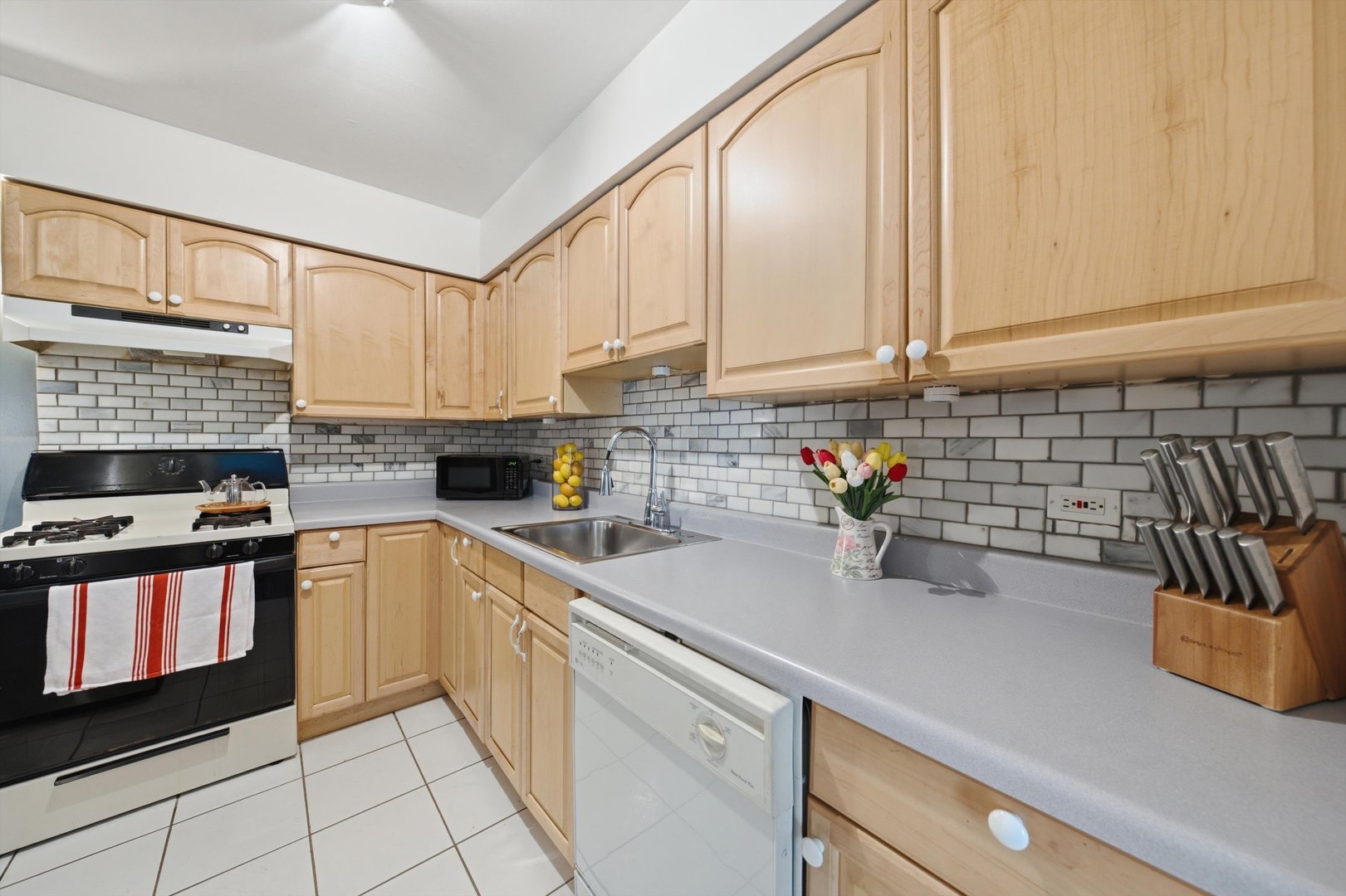 4827 W 109th Street 101 Property Photo 11