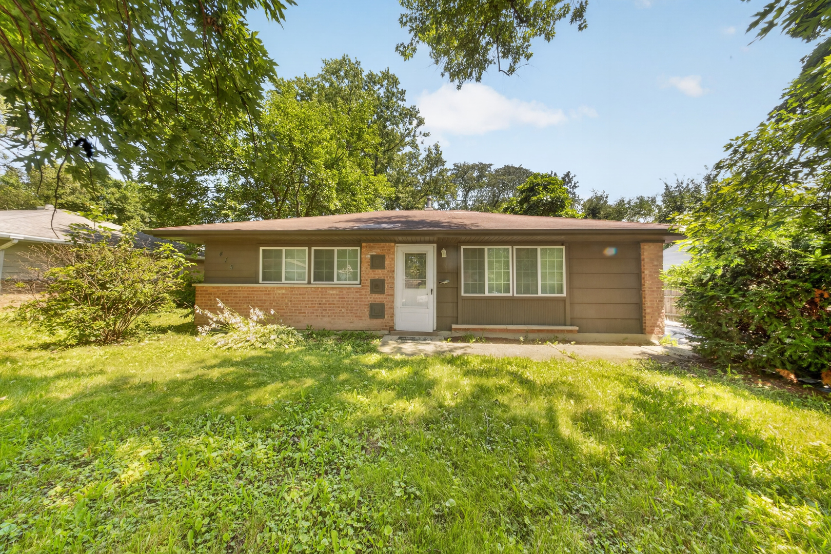 415 Shabbona Drive Property Photo 1