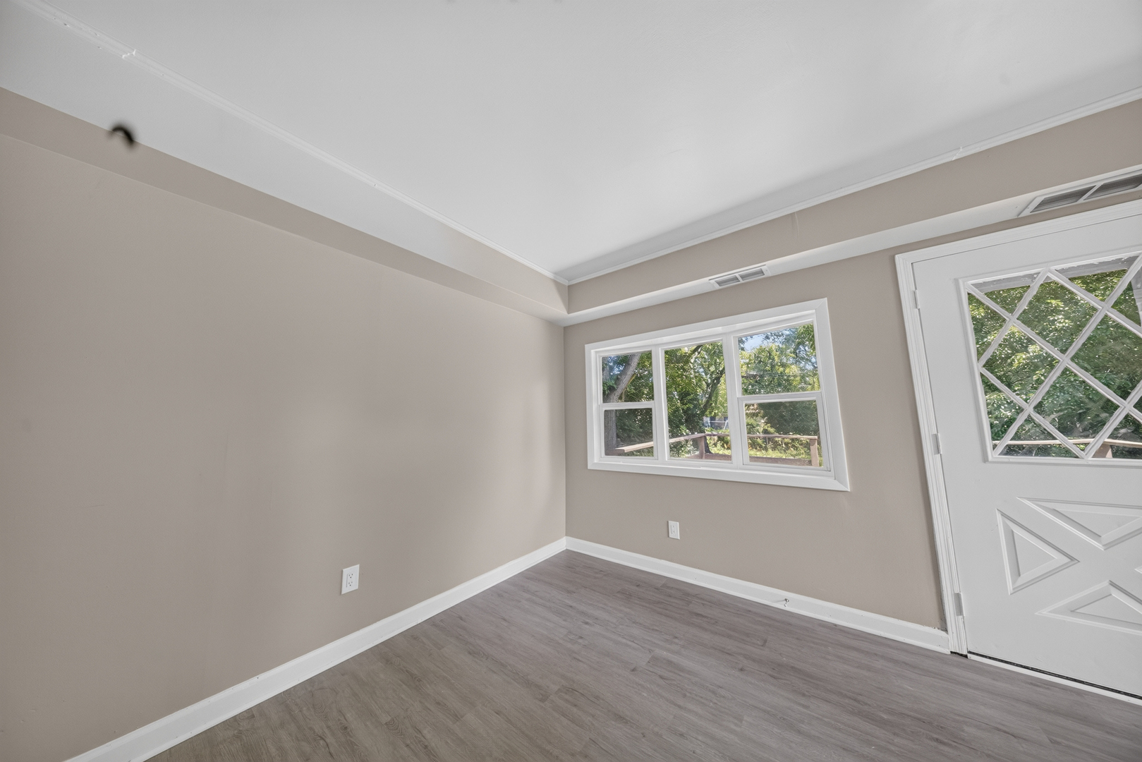 415 Shabbona Drive Property Photo 8