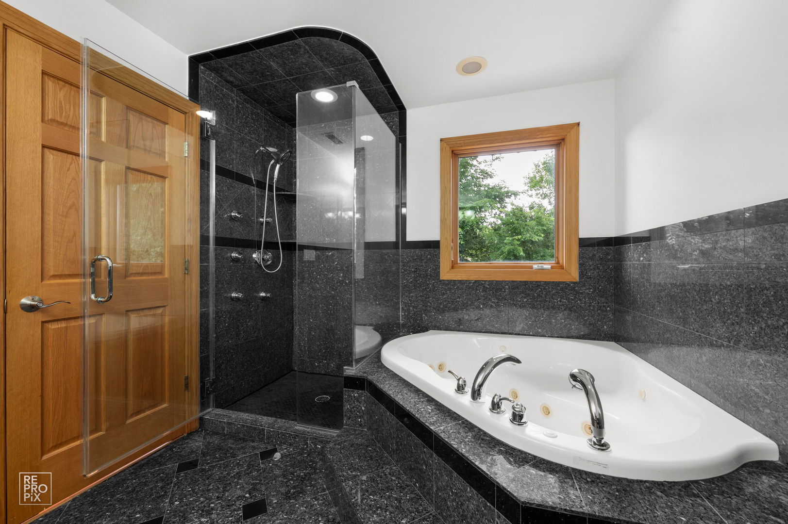 1017 E Red Oak Street Property Photo 37