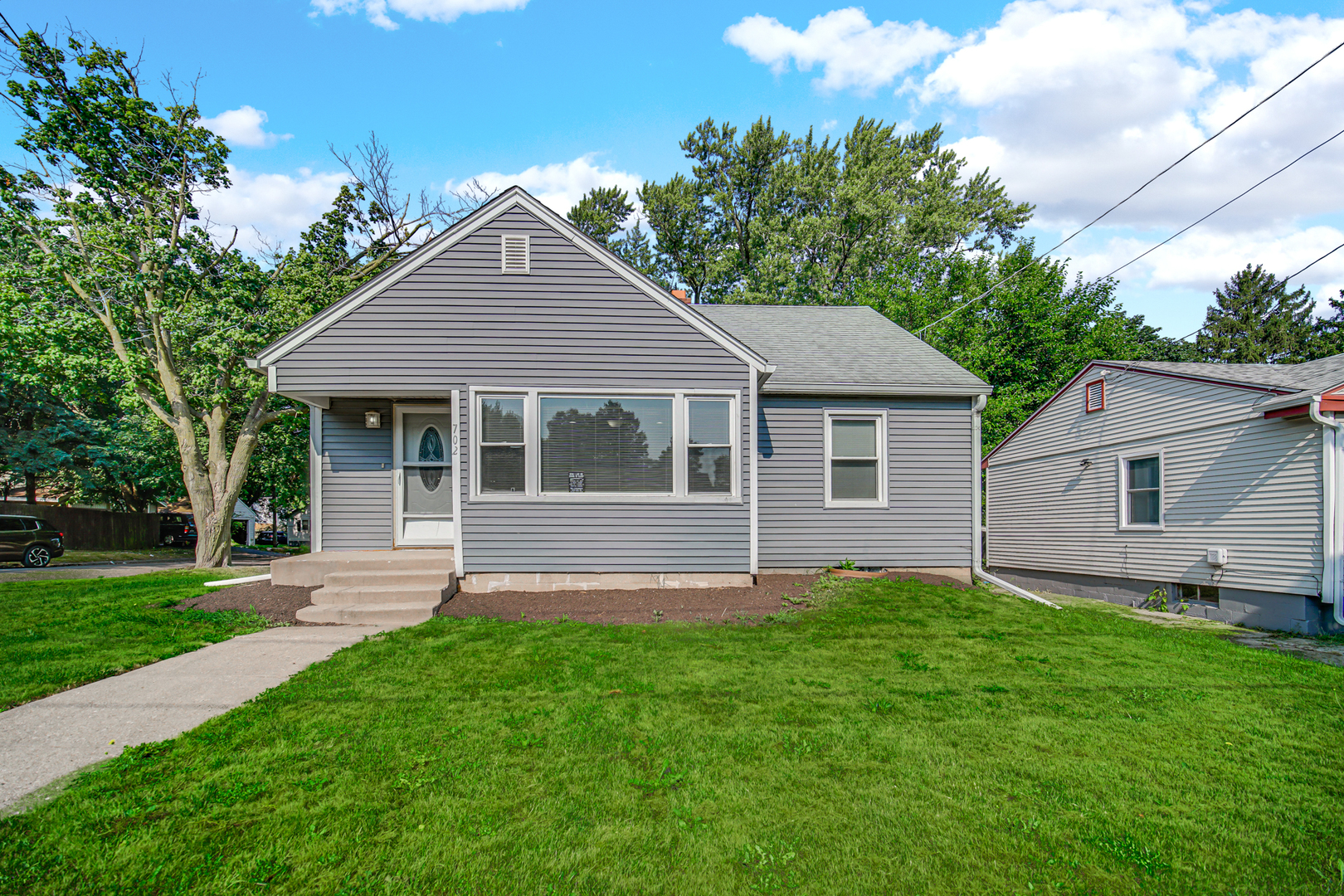 702 N Independence Avenue Property Photo 1