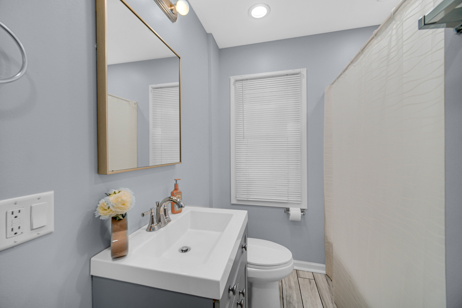702 N Independence Avenue Property Photo 10