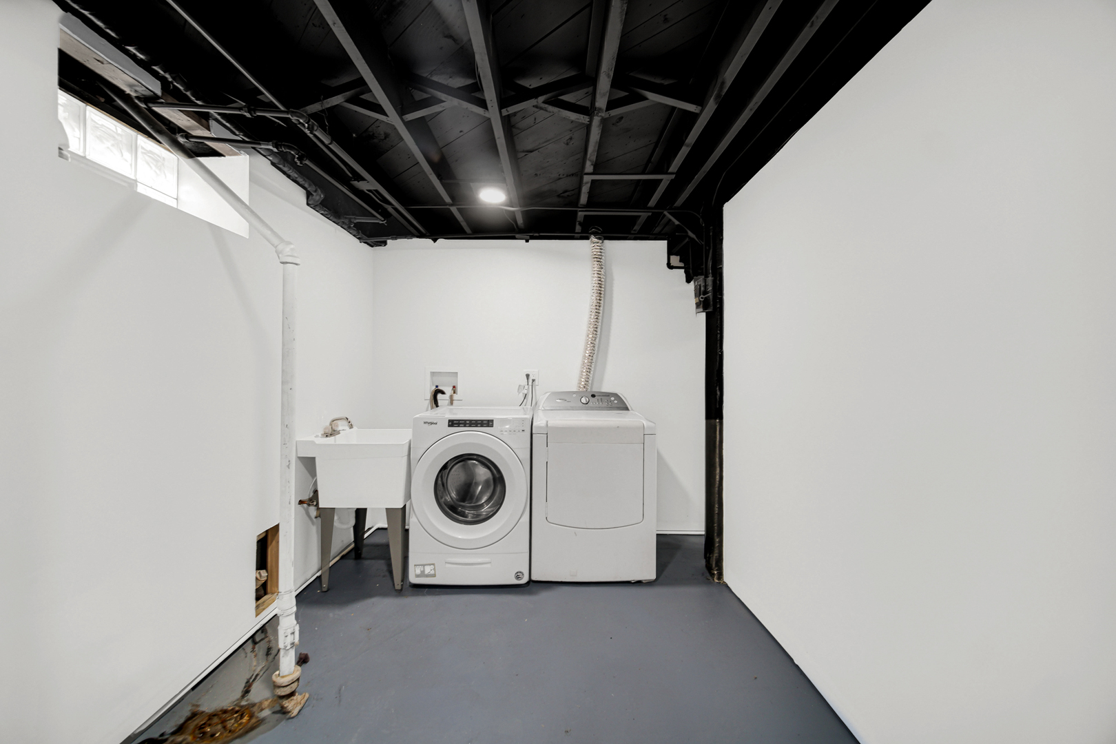 702 N Independence Avenue Property Photo 13