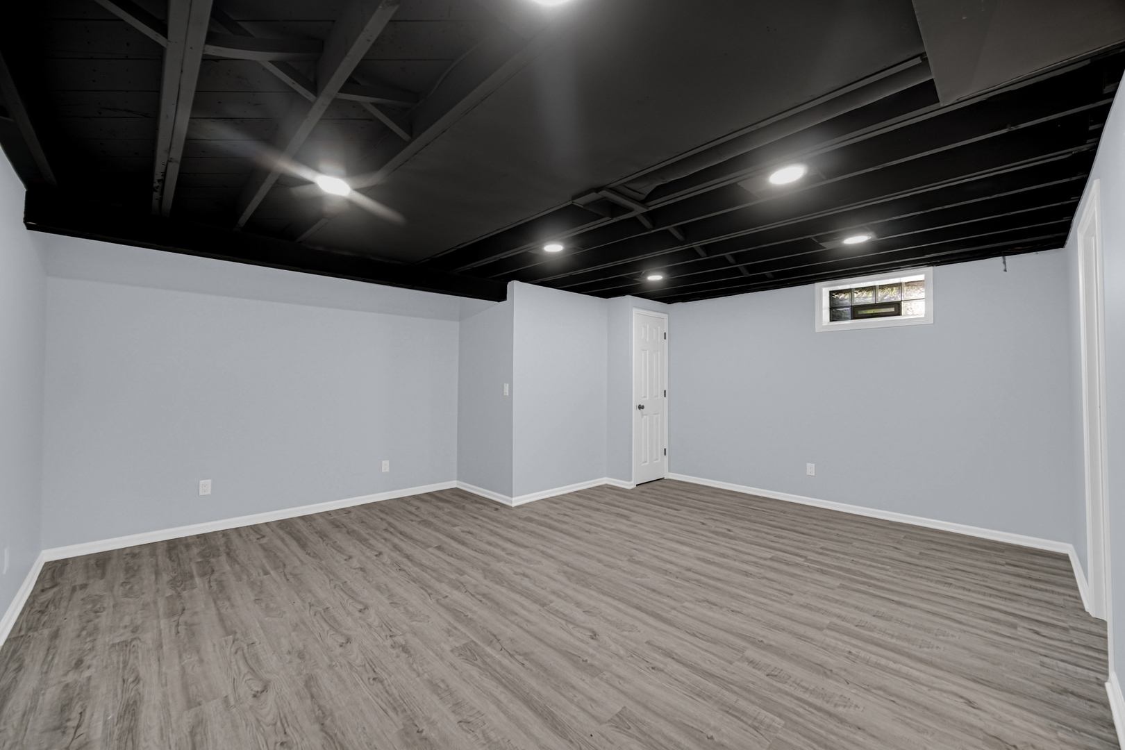702 N Independence Avenue Property Photo 16