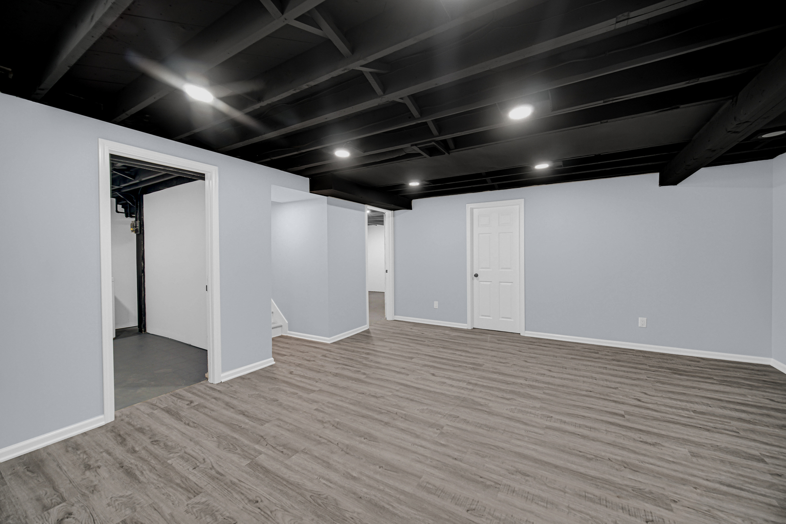 702 N Independence Avenue Property Photo 17