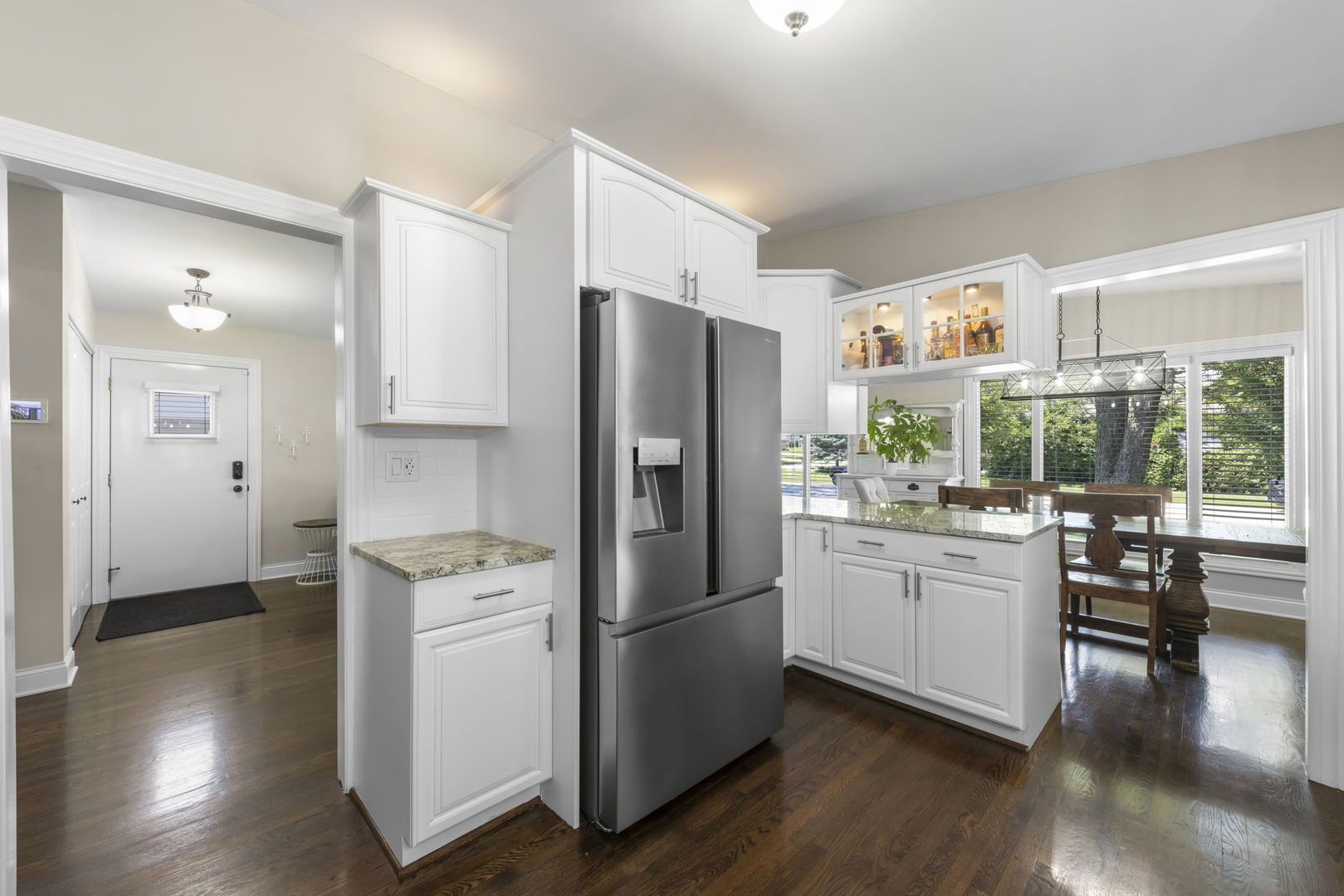 15w621 Diversey Avenue Property Photo 11