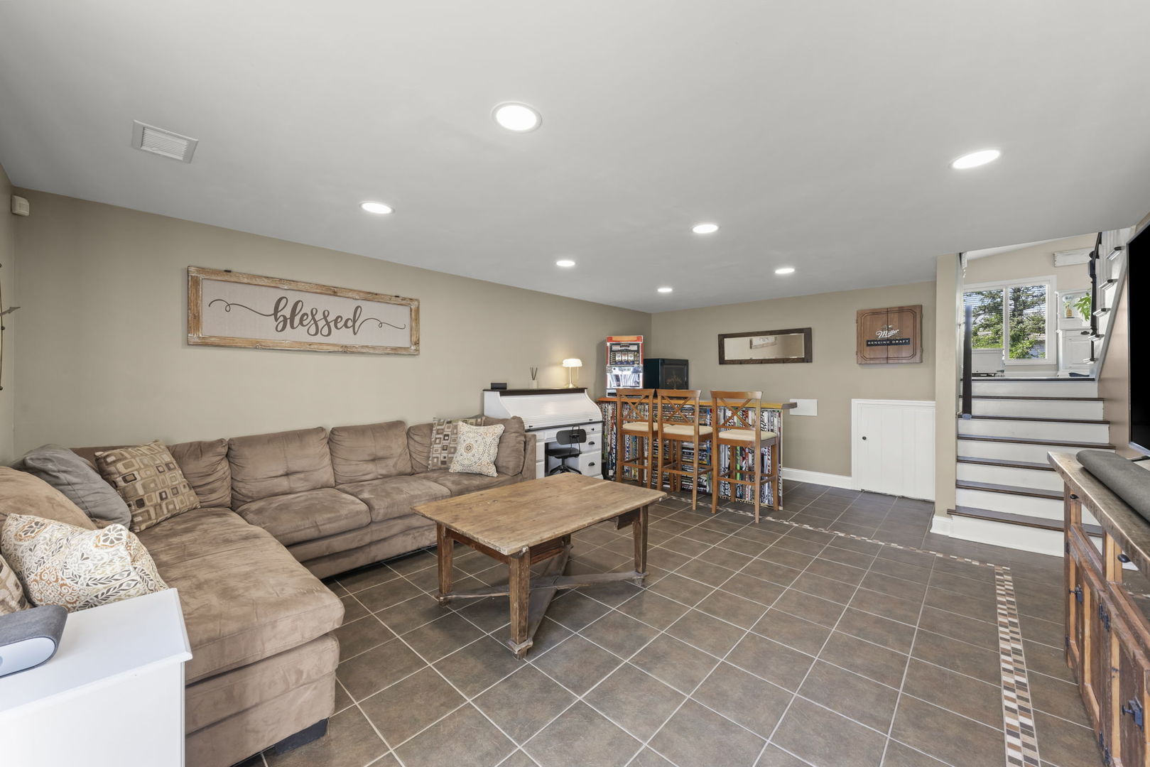 15w621 Diversey Avenue Property Photo 19