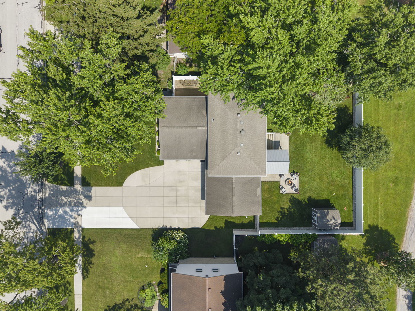 15w621 Diversey Avenue Property Photo 29