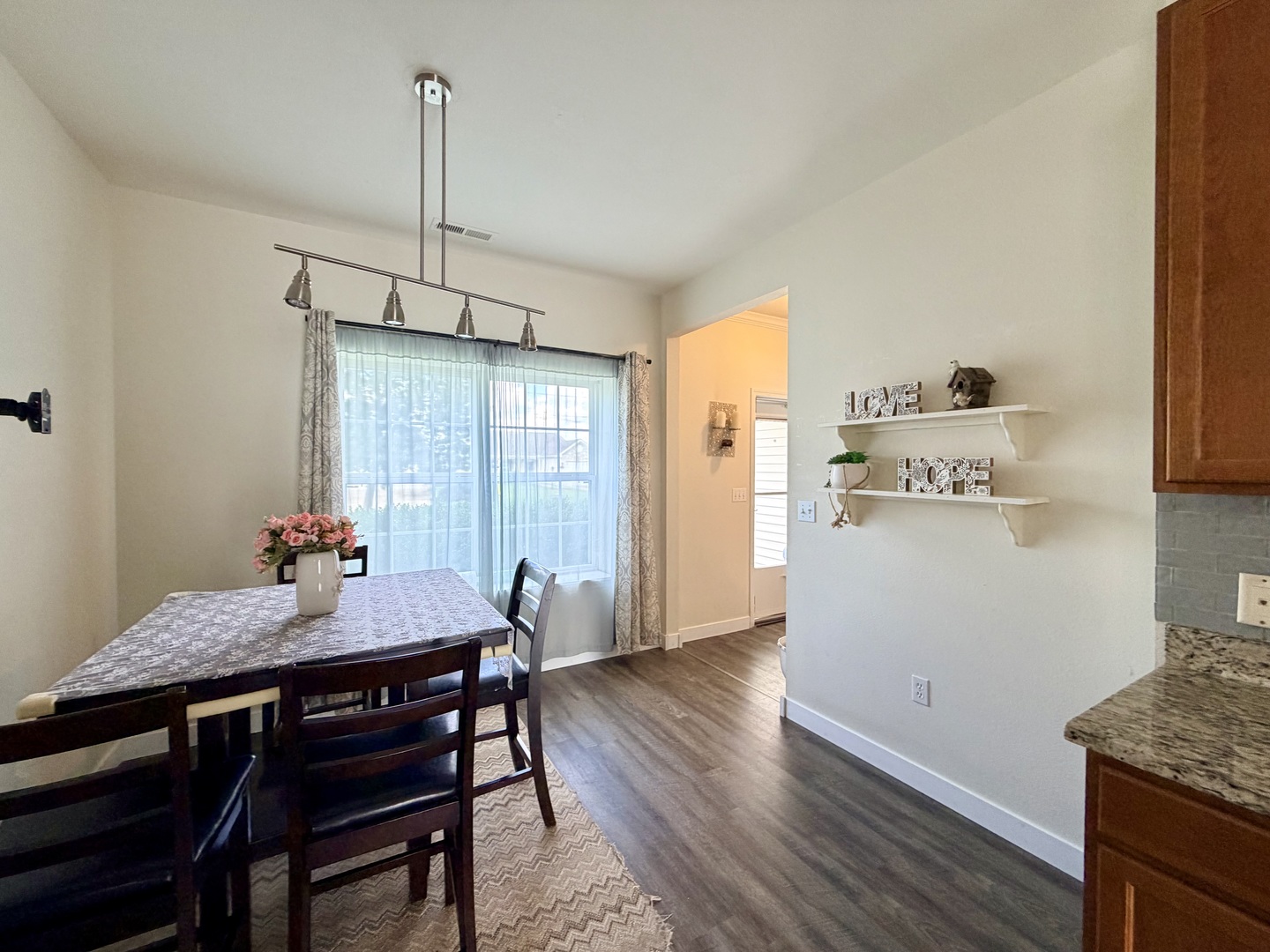 609 Lauterbur Lane Property Photo 11