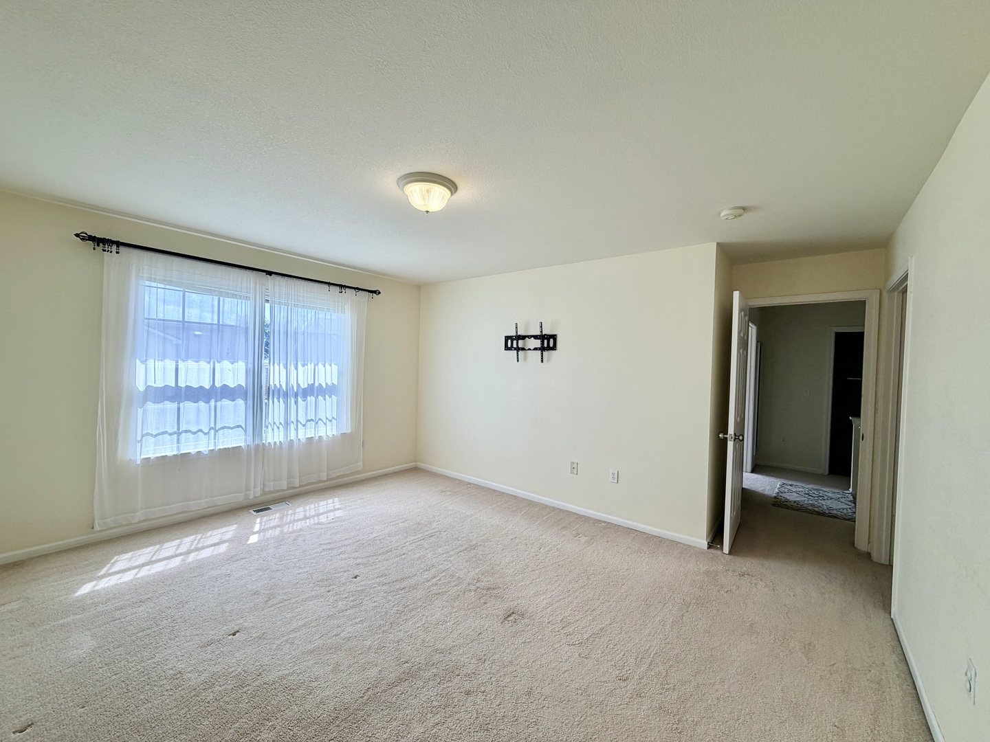 609 Lauterbur Lane Property Photo 15