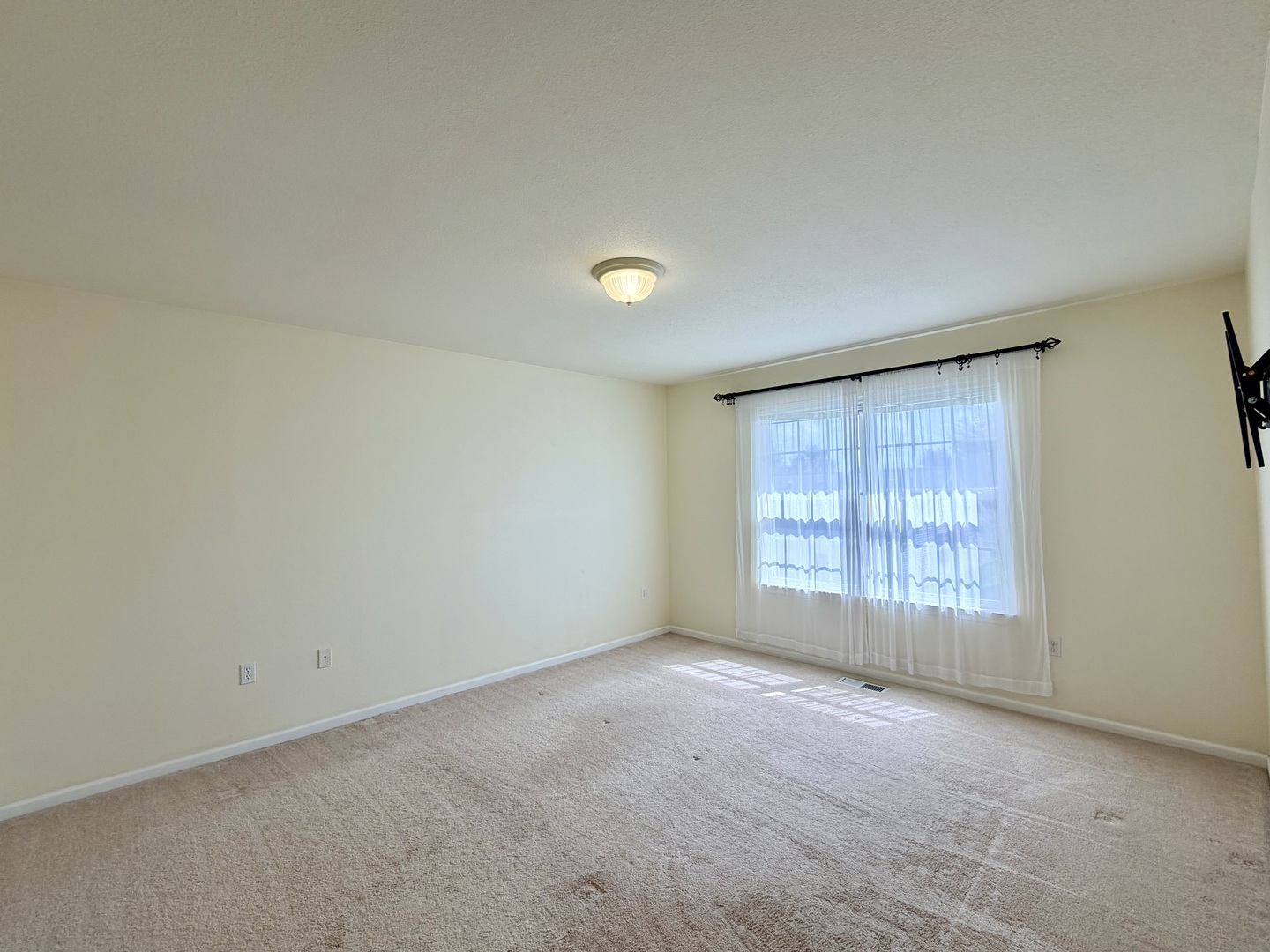 609 Lauterbur Lane Property Photo 16