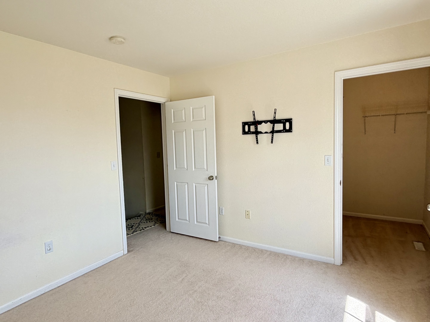 609 Lauterbur Lane Property Photo 23