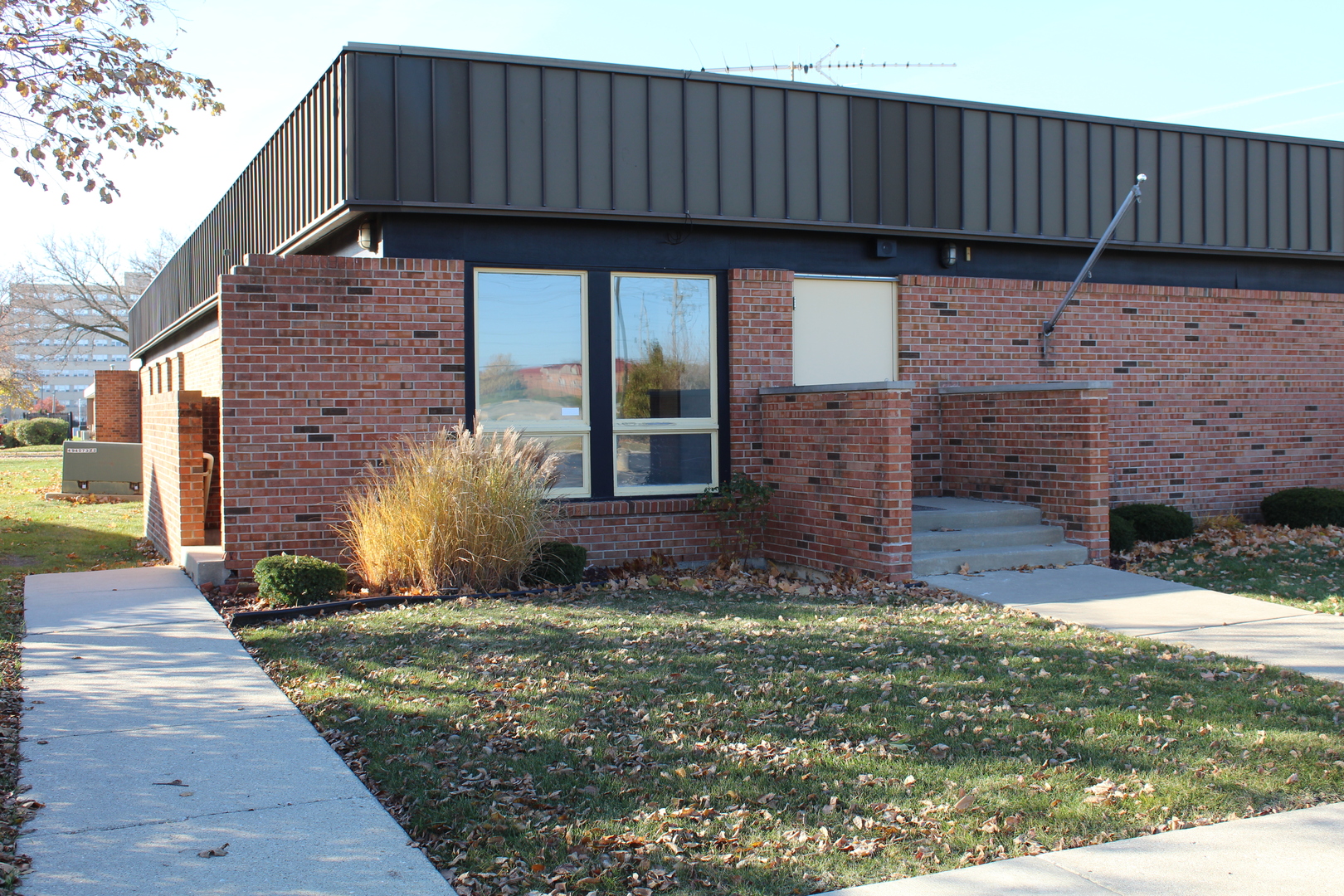 300 N Hammes Avenue D Property Photo 1