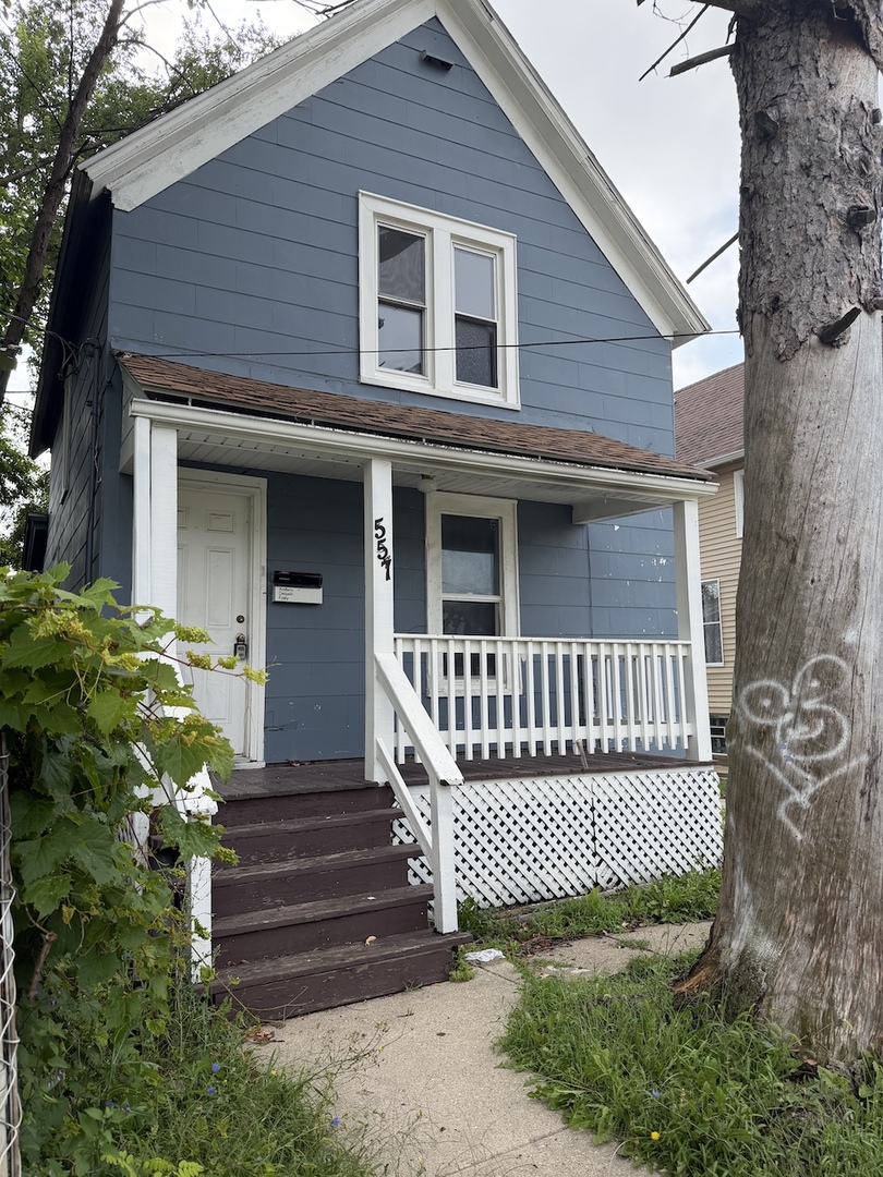 557 Oak Street Property Photo 1