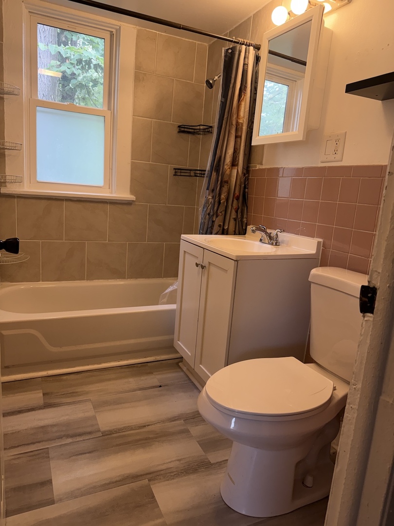 557 Oak Street Property Photo 10