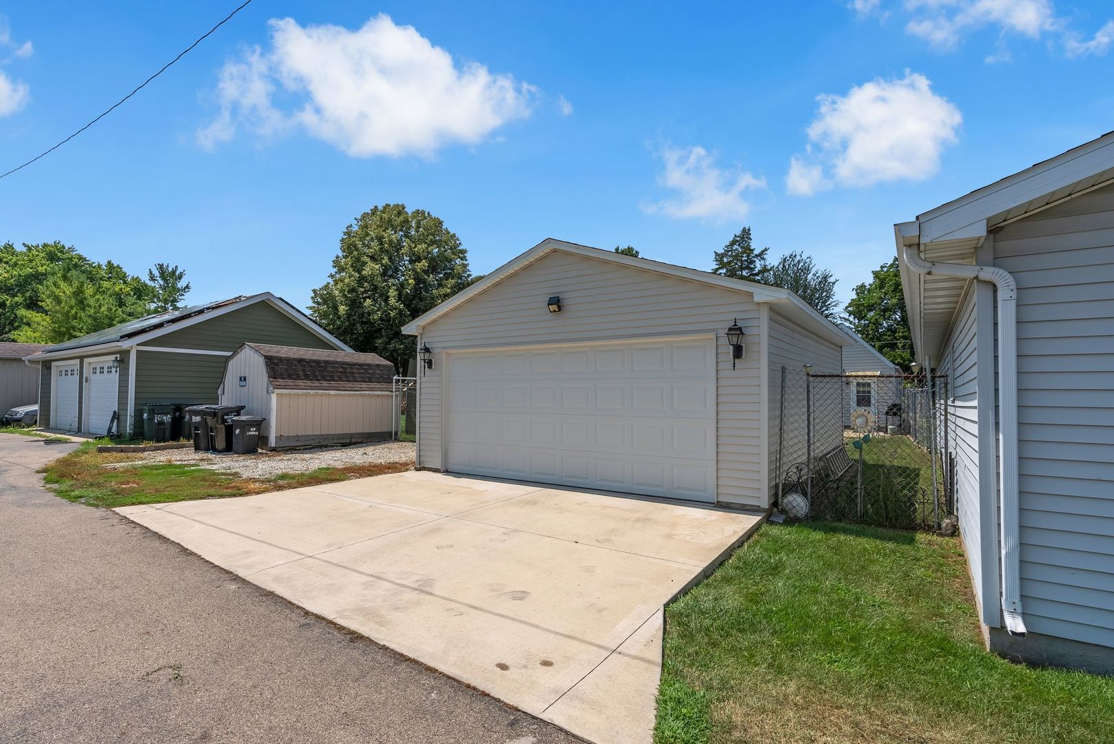 1038 Catherine Street Property Photo 14