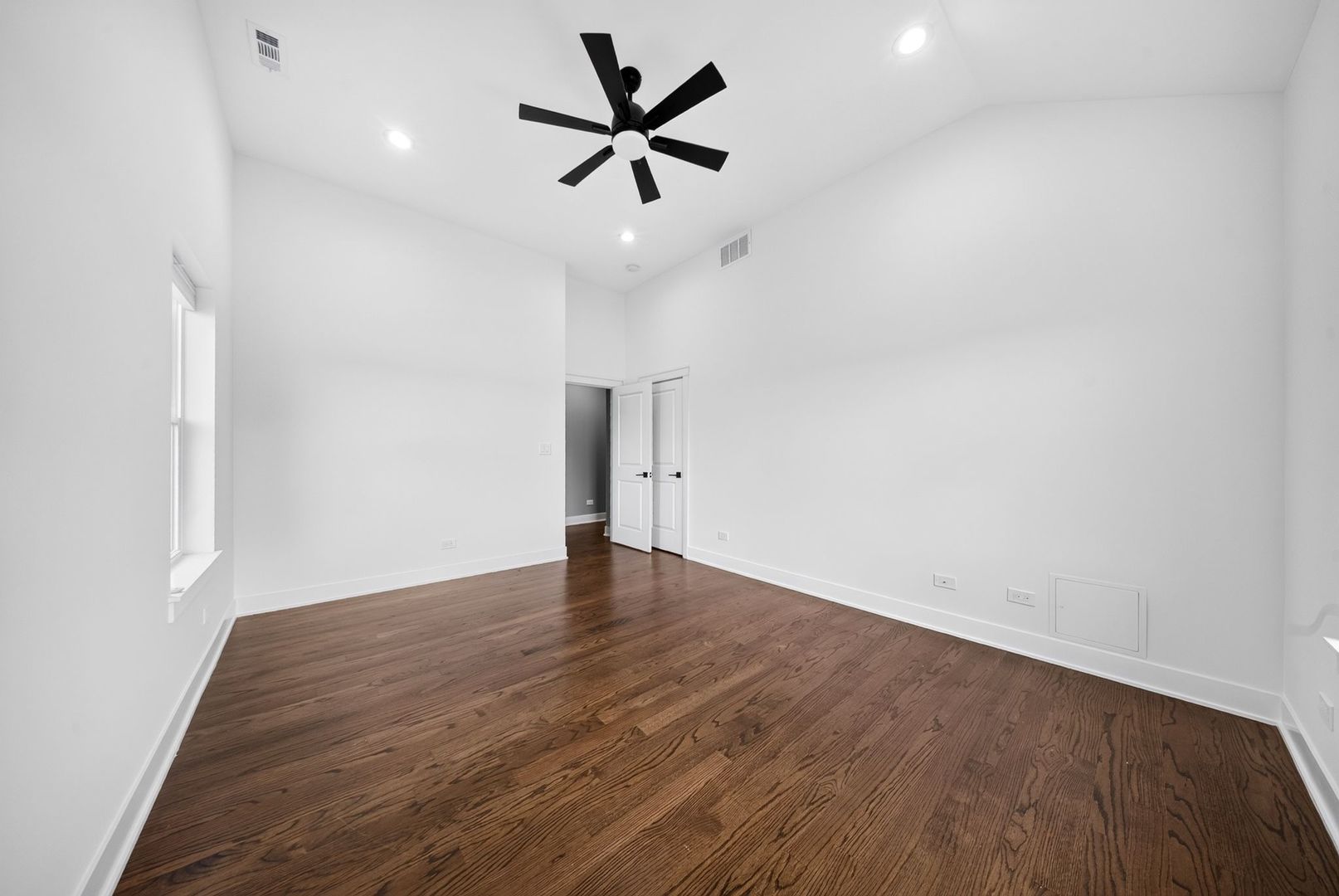 2121 Westover Road Property Photo 39