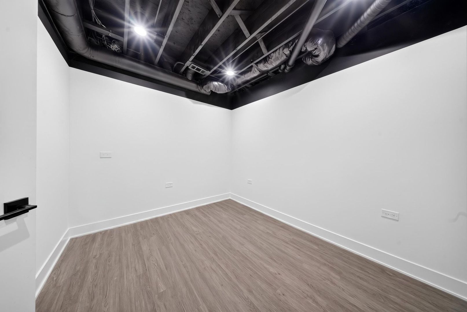 2121 Westover Road Property Photo 44