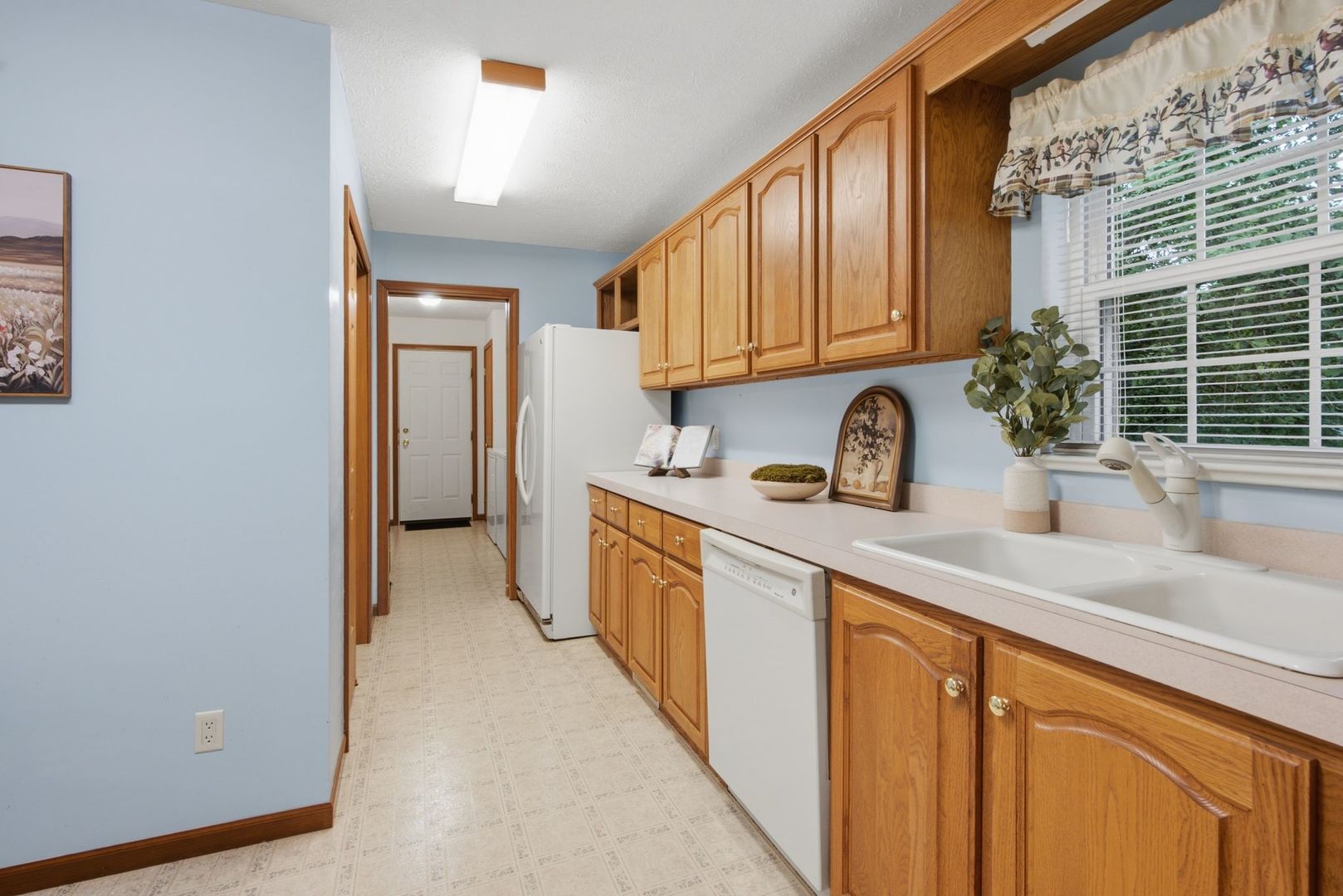 211 Bridge Street Property Photo 8