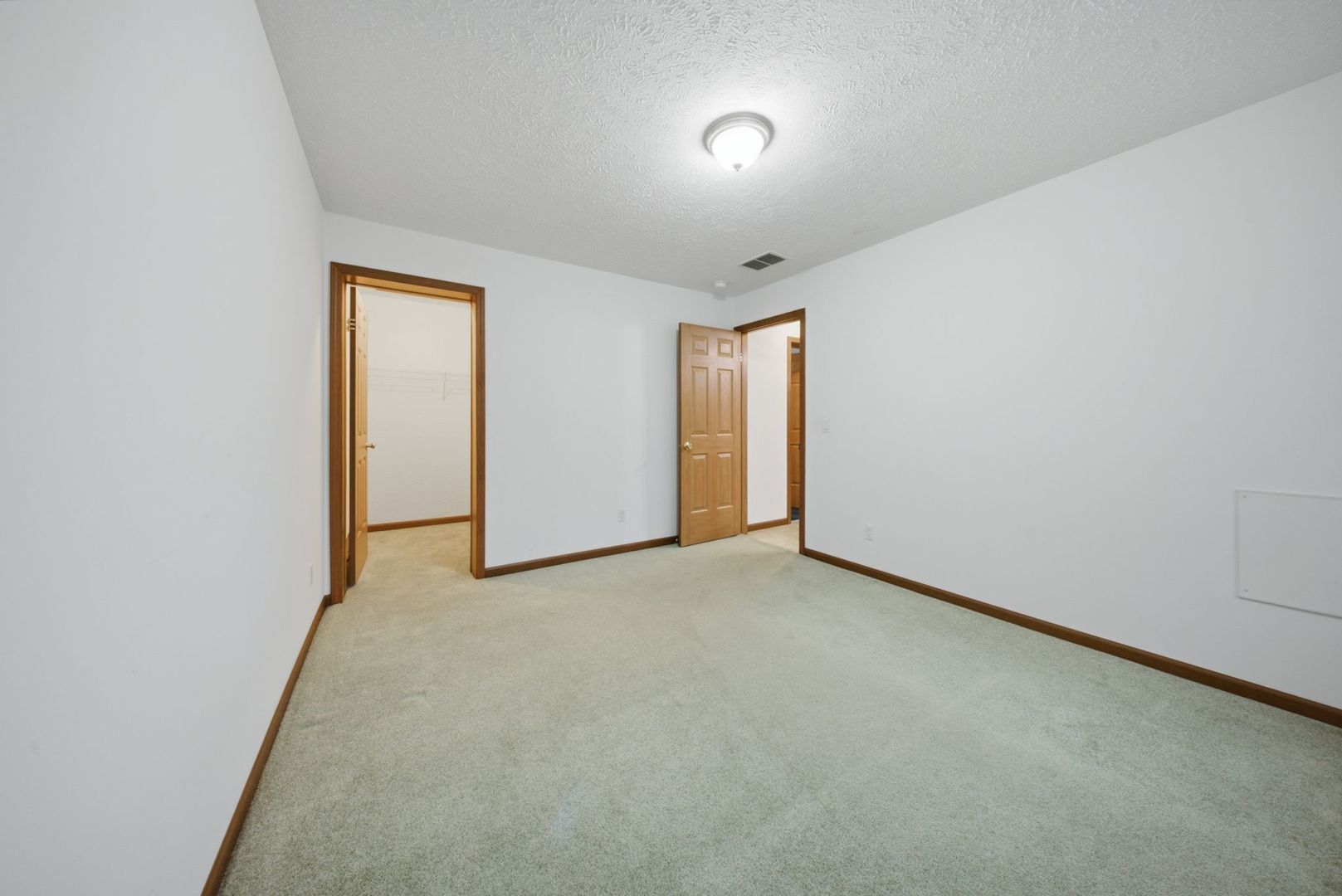 211 Bridge Street Property Photo 13
