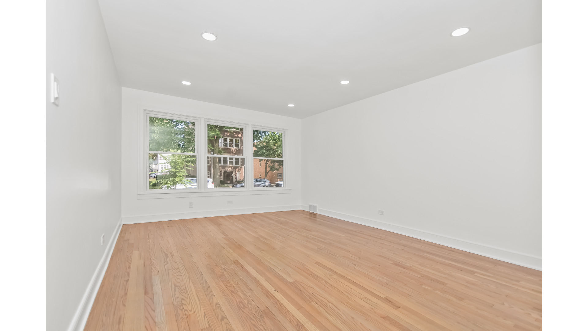 8914 Lamon Avenue 1n Property Photo 5