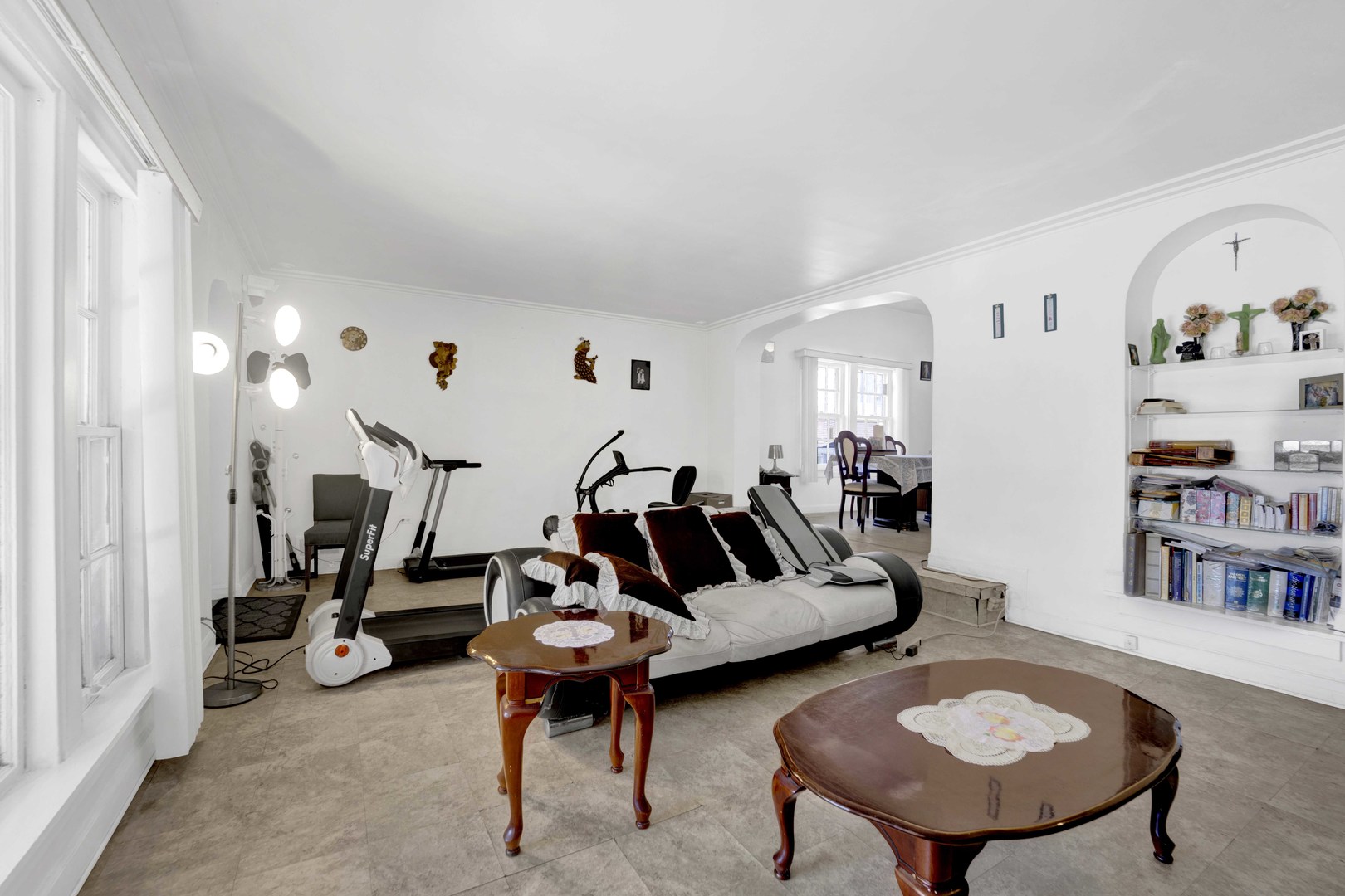 2945 N California Avenue Property Photo 10