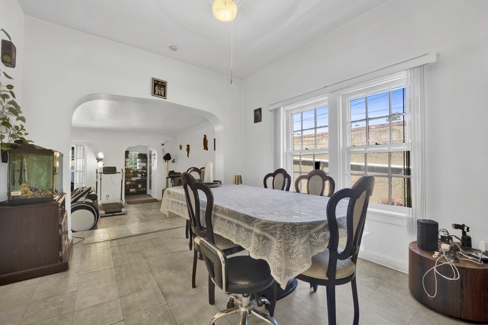 2945 N California Avenue Property Photo 11