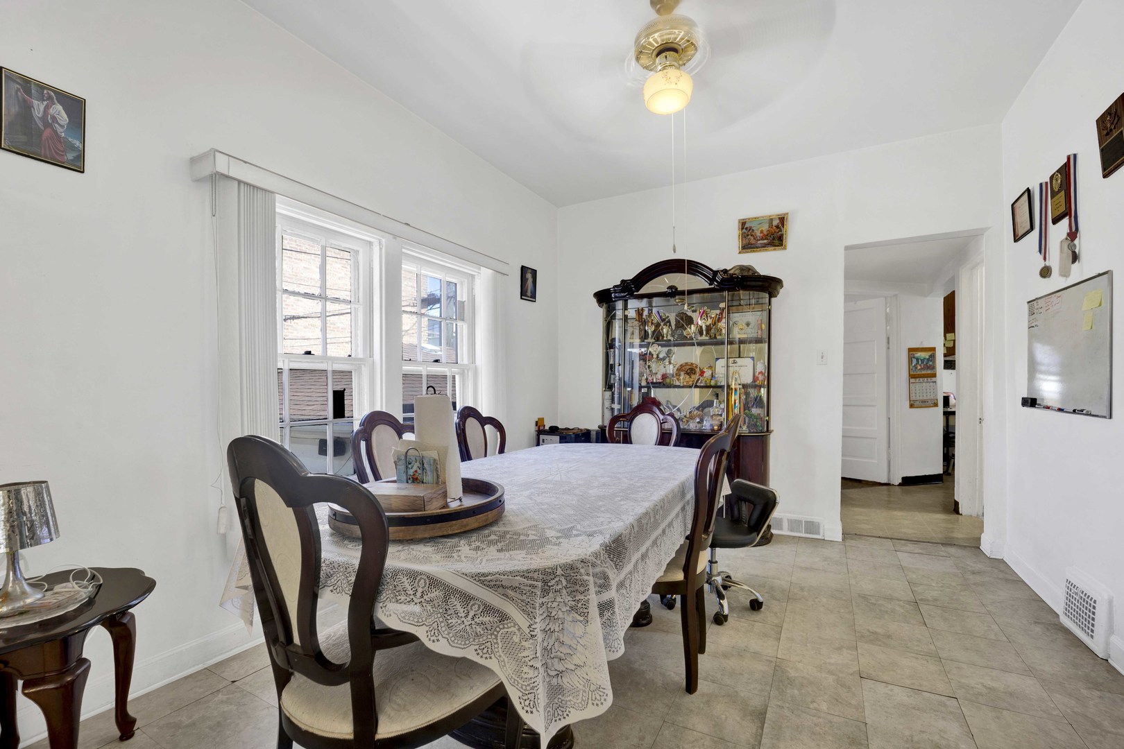 2945 N California Avenue Property Photo 12