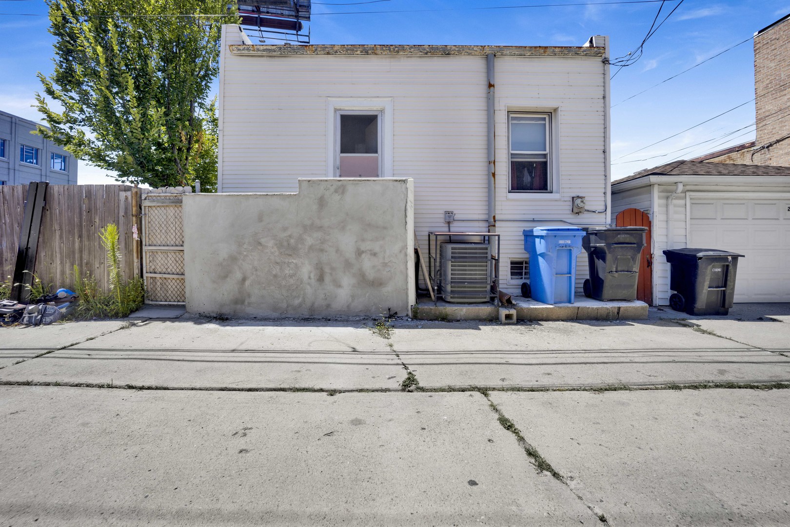 2945 N California Avenue Property Photo 27