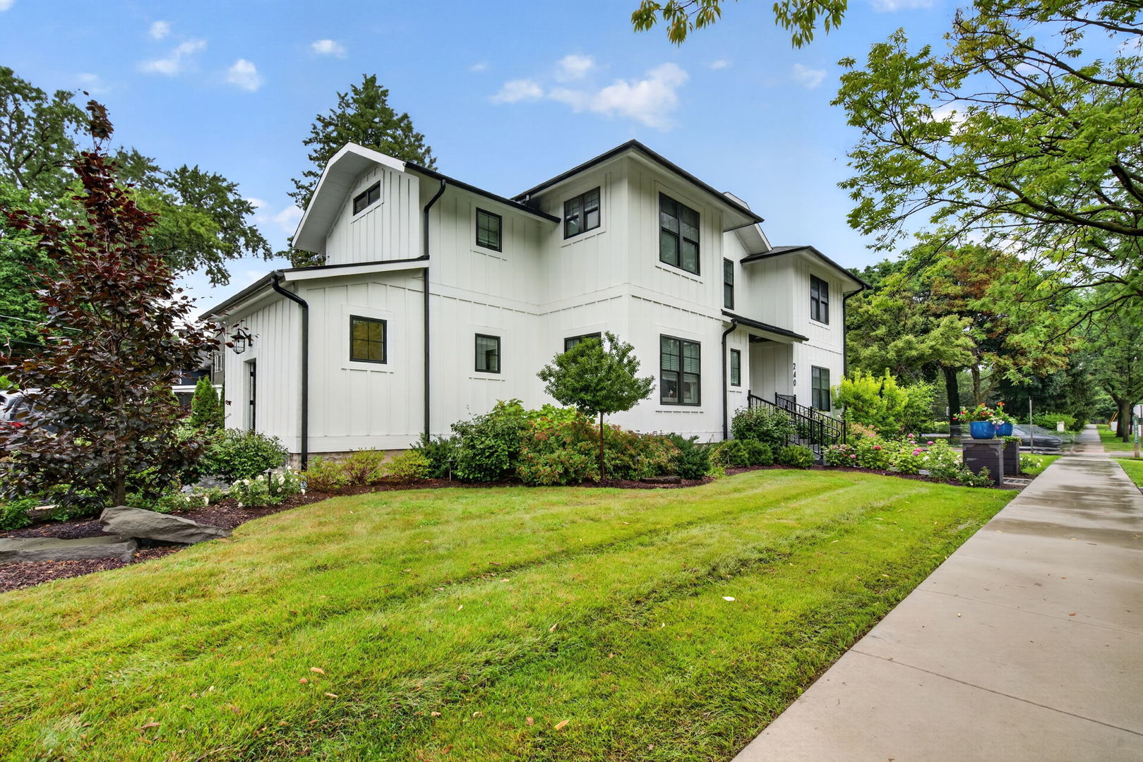 240 S Brainard Avenue 2 Property Photo 2
