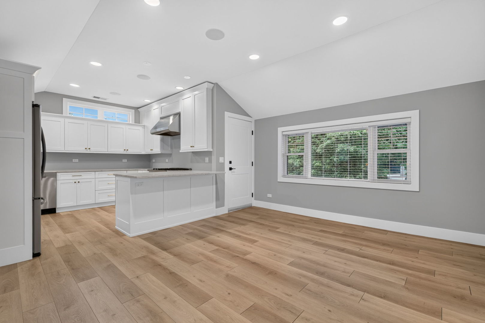 240 S Brainard Avenue 2 Property Photo 10