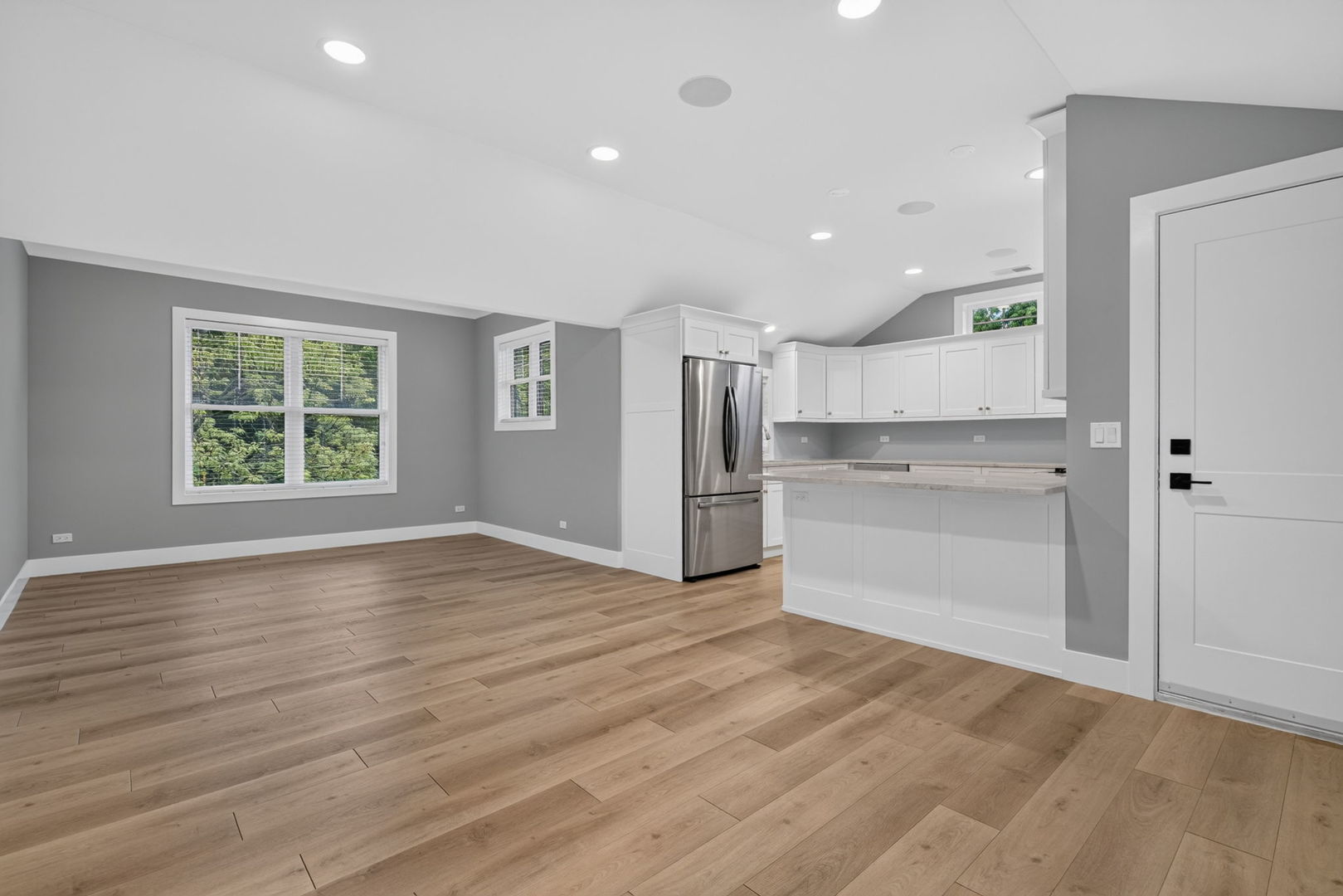 240 S Brainard Avenue 2 Property Photo 15