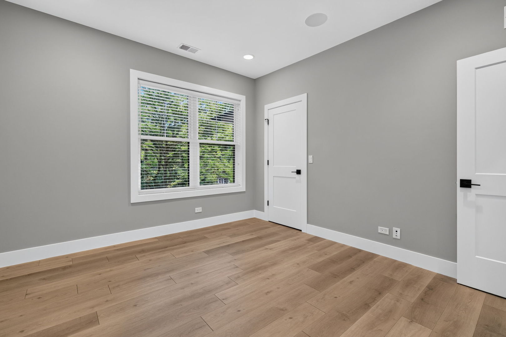 240 S Brainard Avenue 2 Property Photo 16