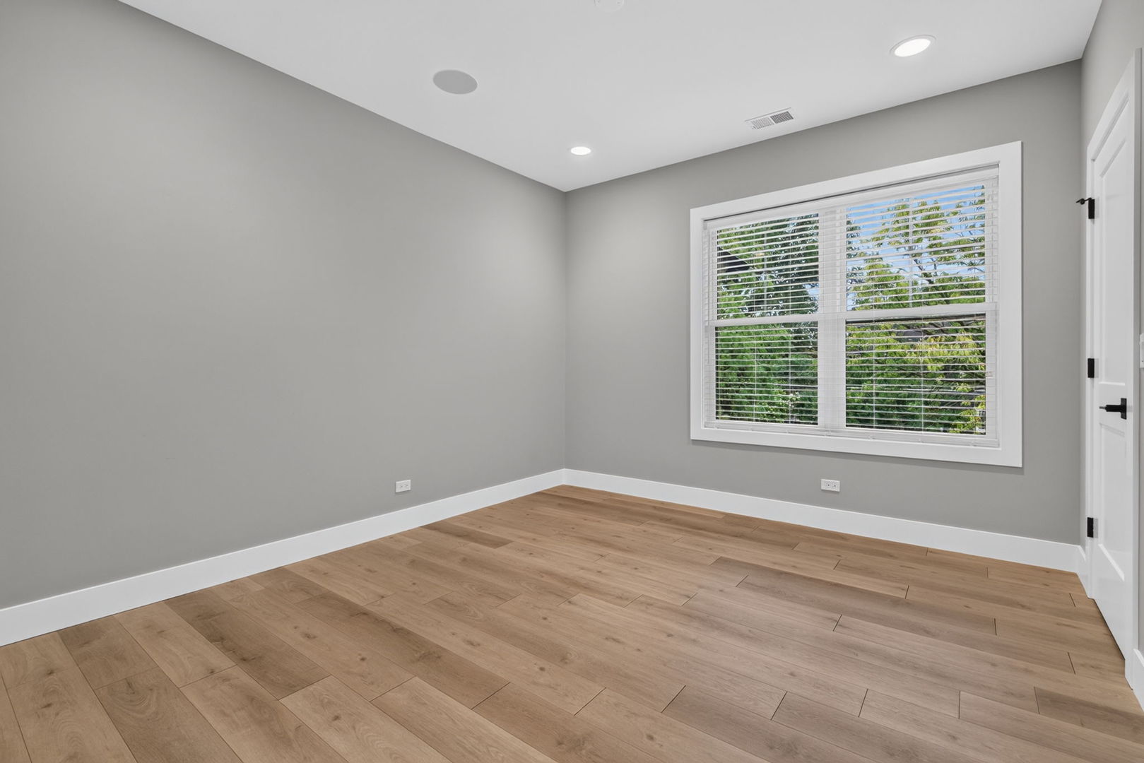 240 S Brainard Avenue 2 Property Photo 17