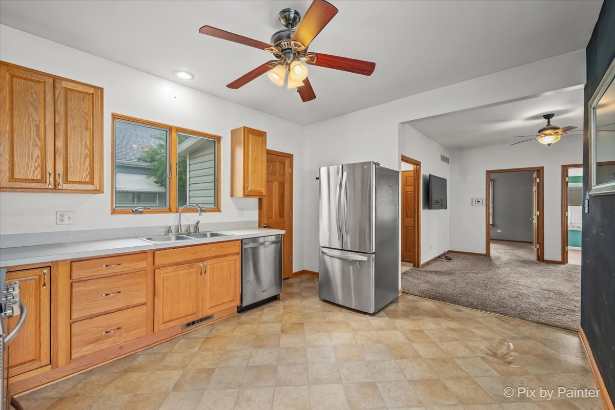 278 S Melrose Avenue Property Photo 2