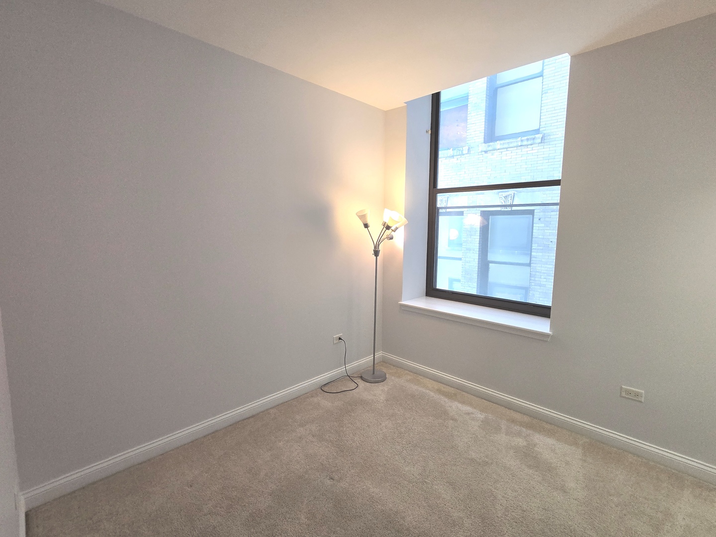 8 W Monroe Street 1800 Property Photo 11