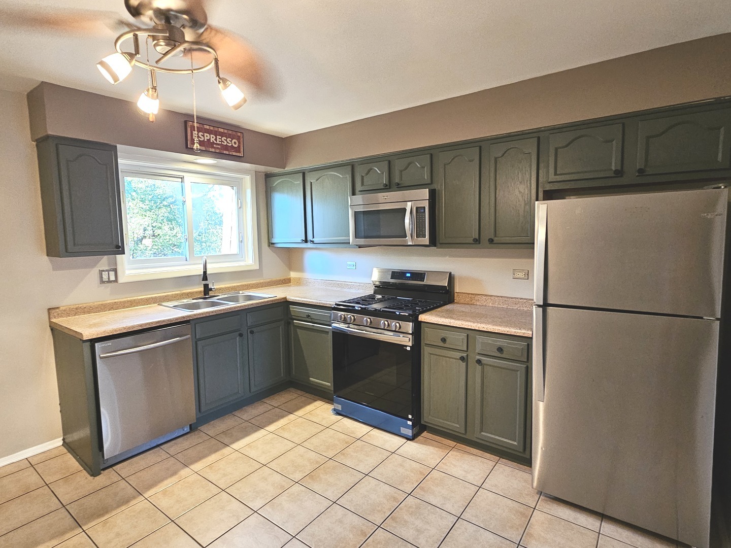 9358 Golf Road 3b Property Photo 9