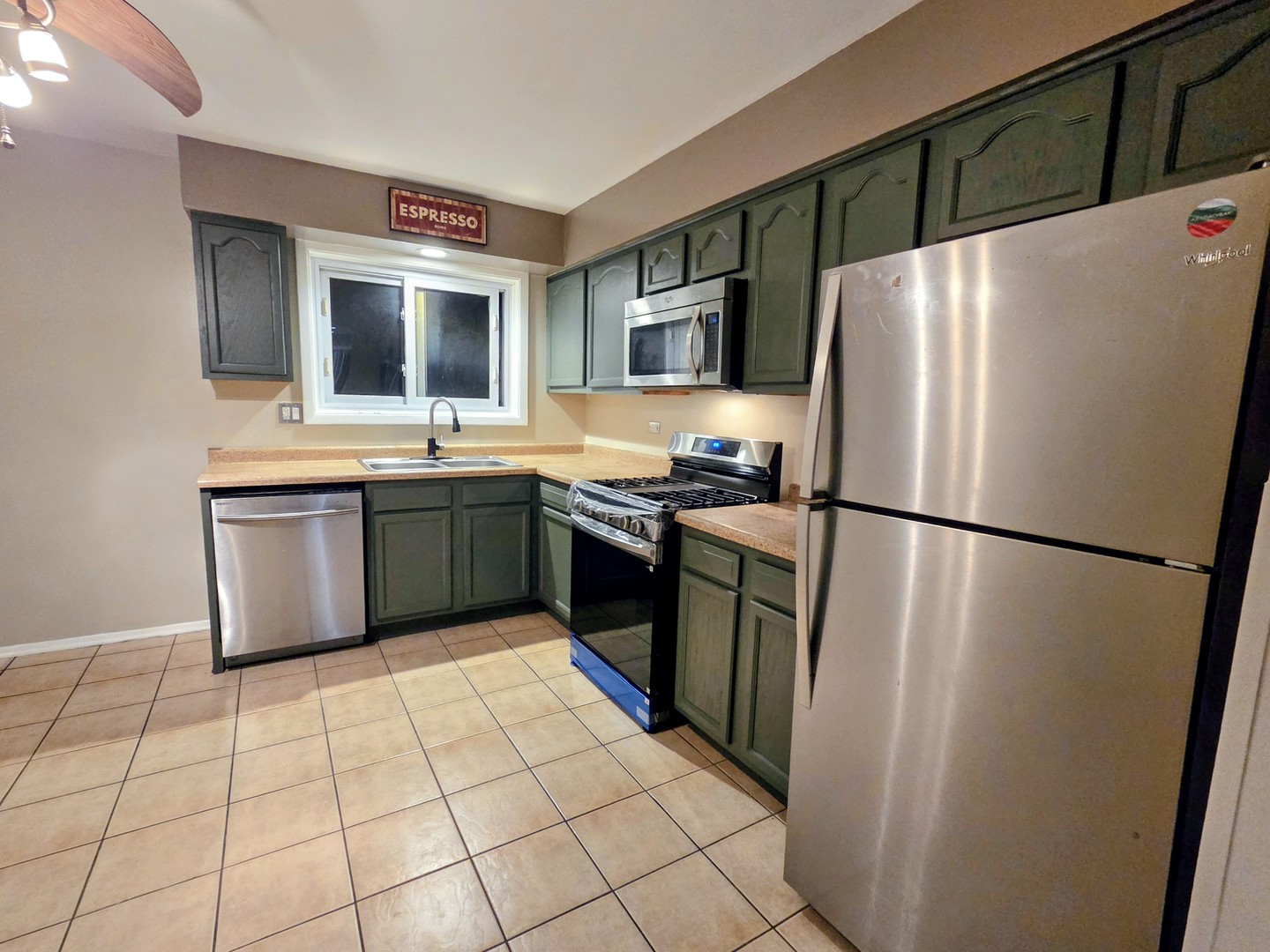9358 Golf Road 3b Property Photo 13