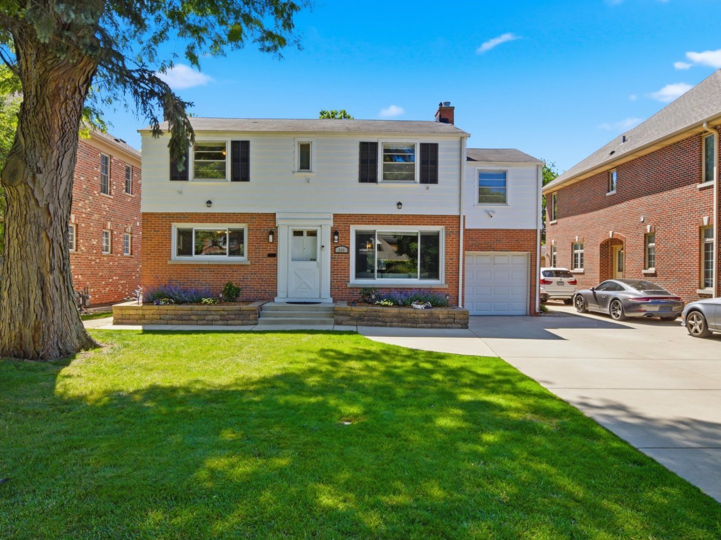 204 S Home Avenue Property Photo 1