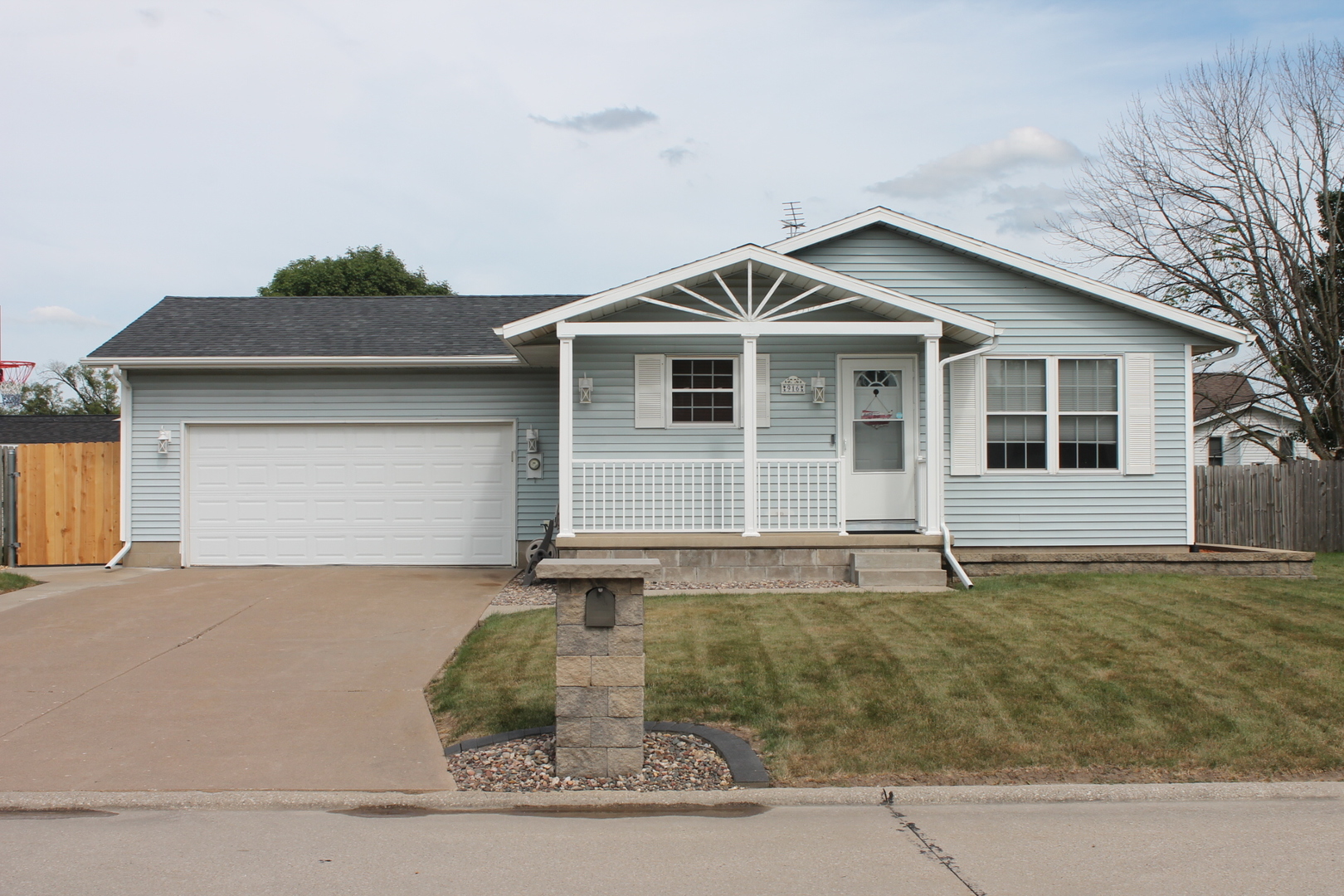 916 Birchwood Drive Property Photo 1
