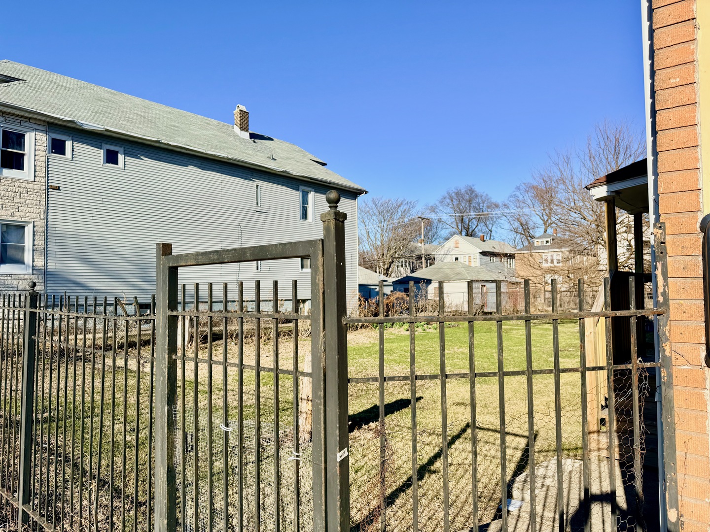 8757 S Marquette Avenue Property Photo 4