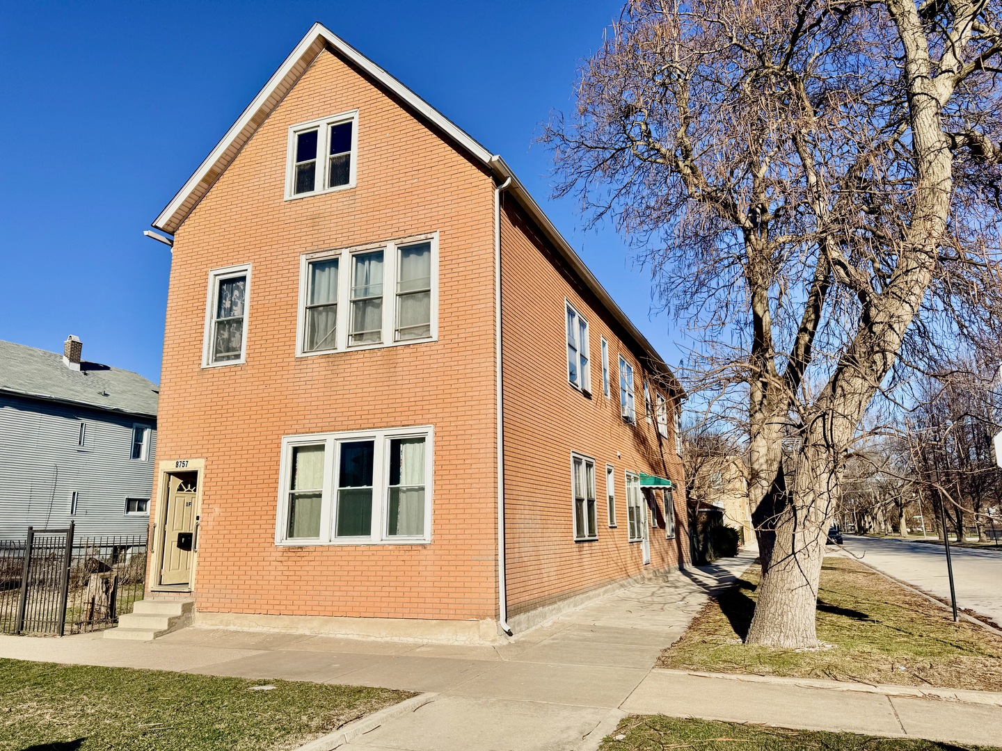 8757 S Marquette Avenue Property Photo 9